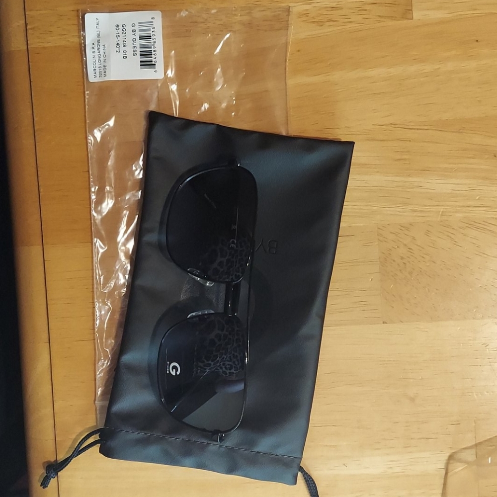 G BY GUESS MEN'S SUNGLASSES